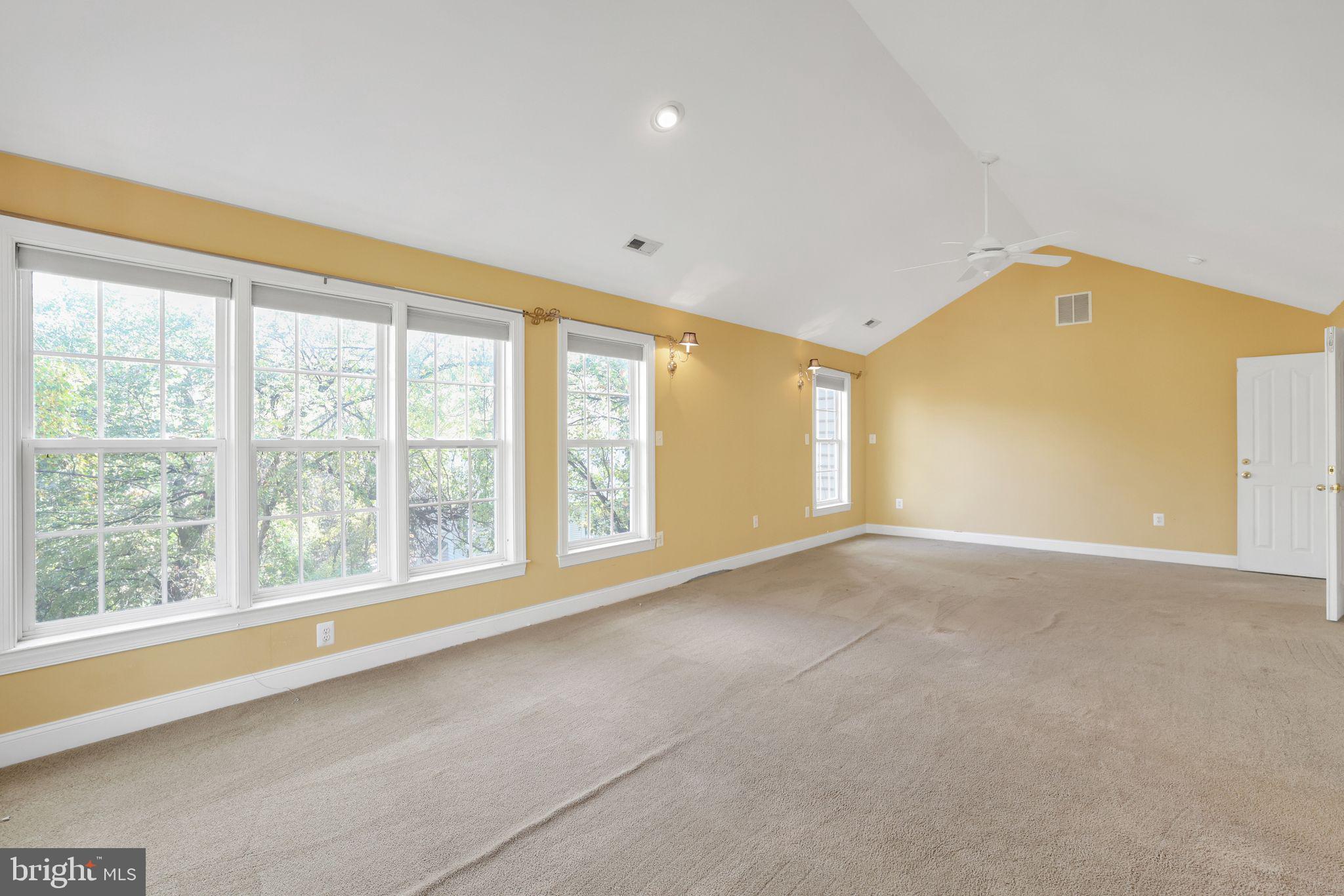 HALLOWELL - Residential