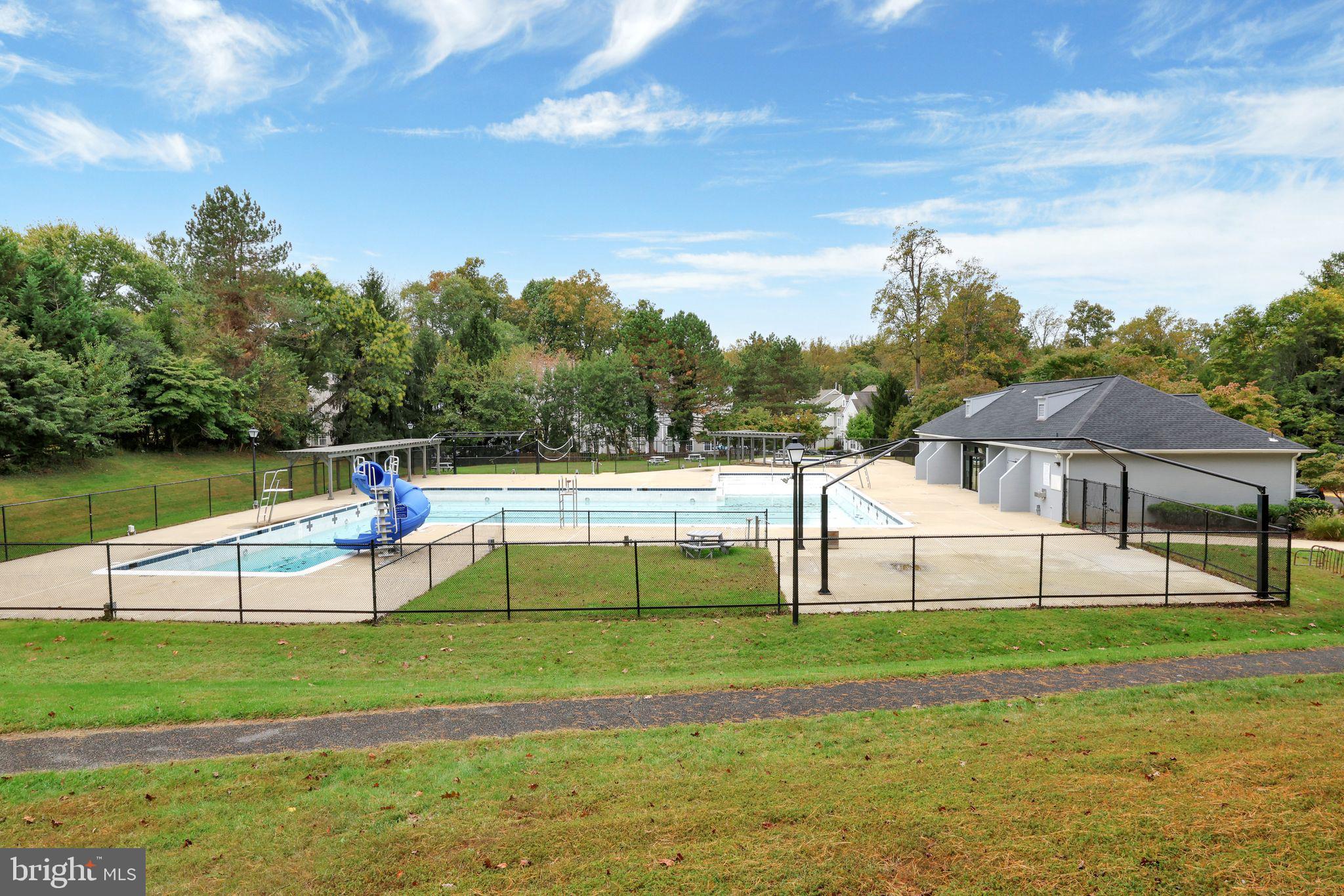 HALLOWELL - Residential