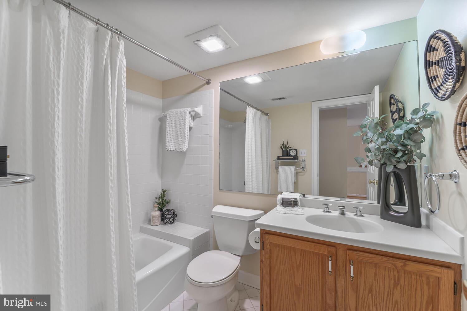 MAYFAIR OF MCLEAN - Residential Lease