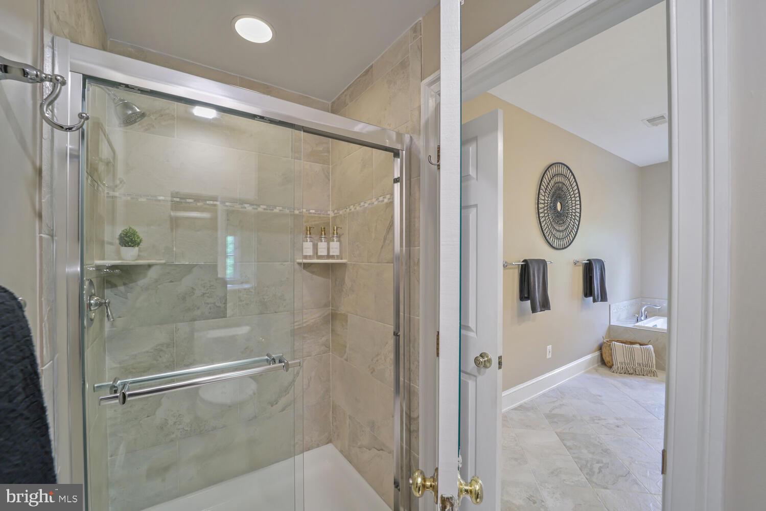 MAYFAIR OF MCLEAN - Residential Lease