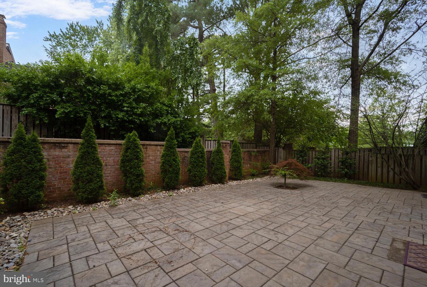 MAYFAIR OF MCLEAN - Residential Lease