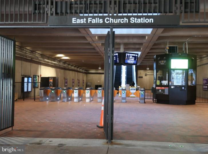 MAYFAIR OF MCLEAN - Residential Lease