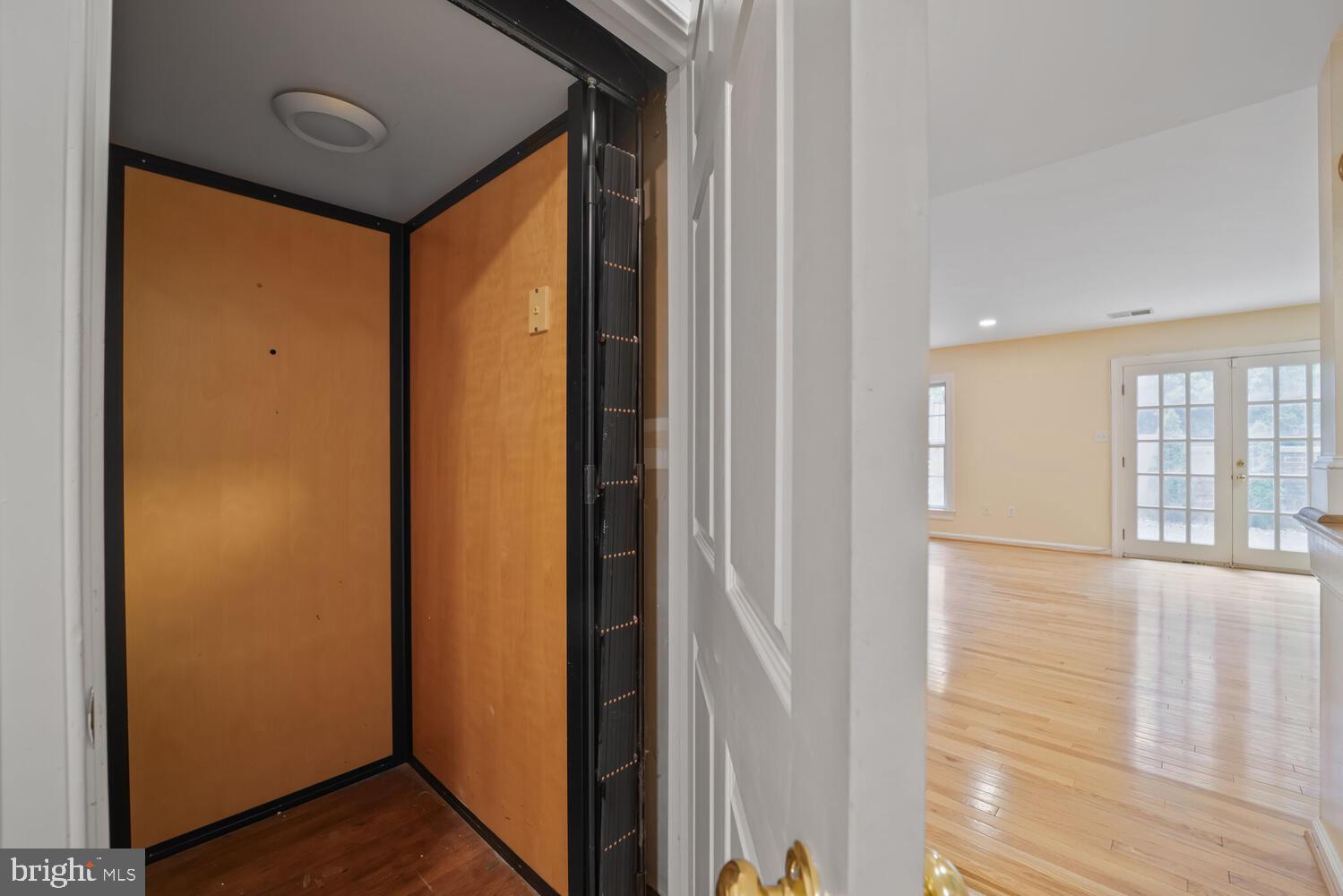 MAYFAIR OF MCLEAN - Residential Lease