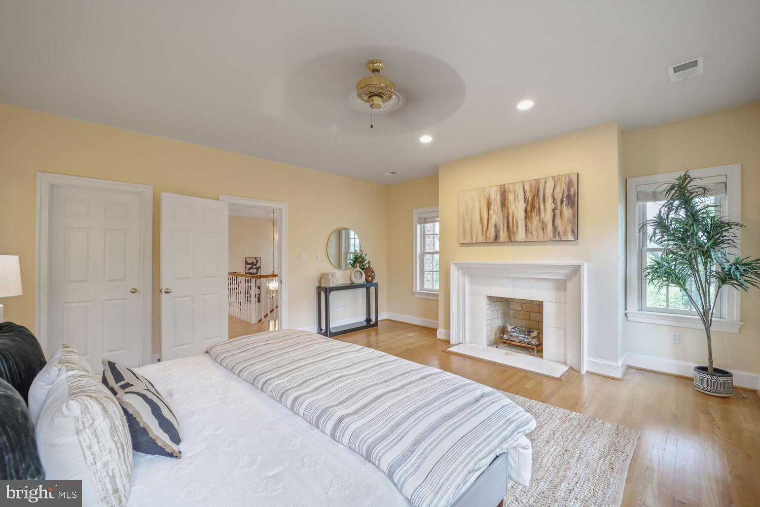 MAYFAIR OF MCLEAN - Residential Lease