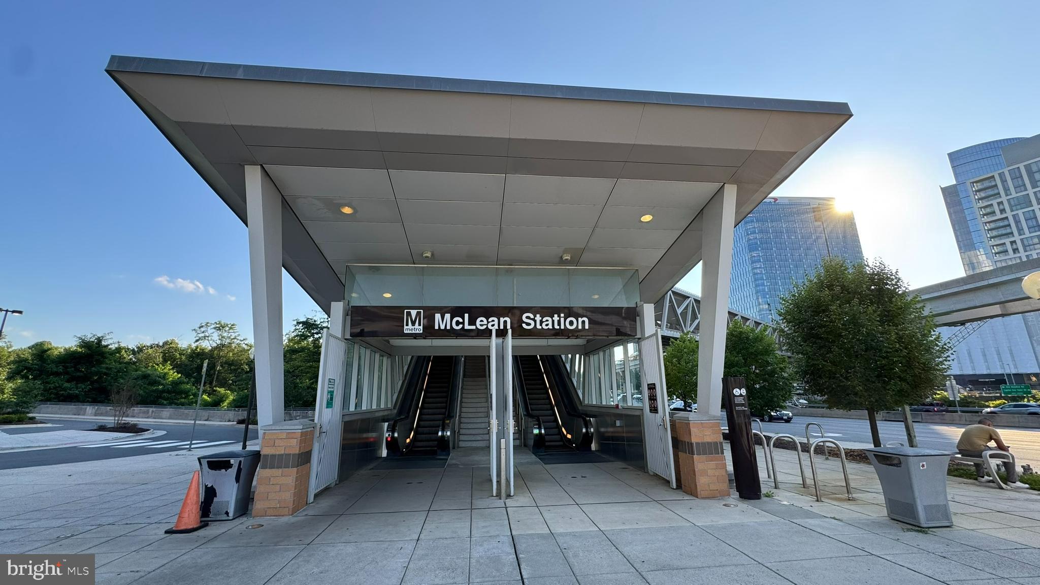 MAYFAIR OF MCLEAN - Residential Lease