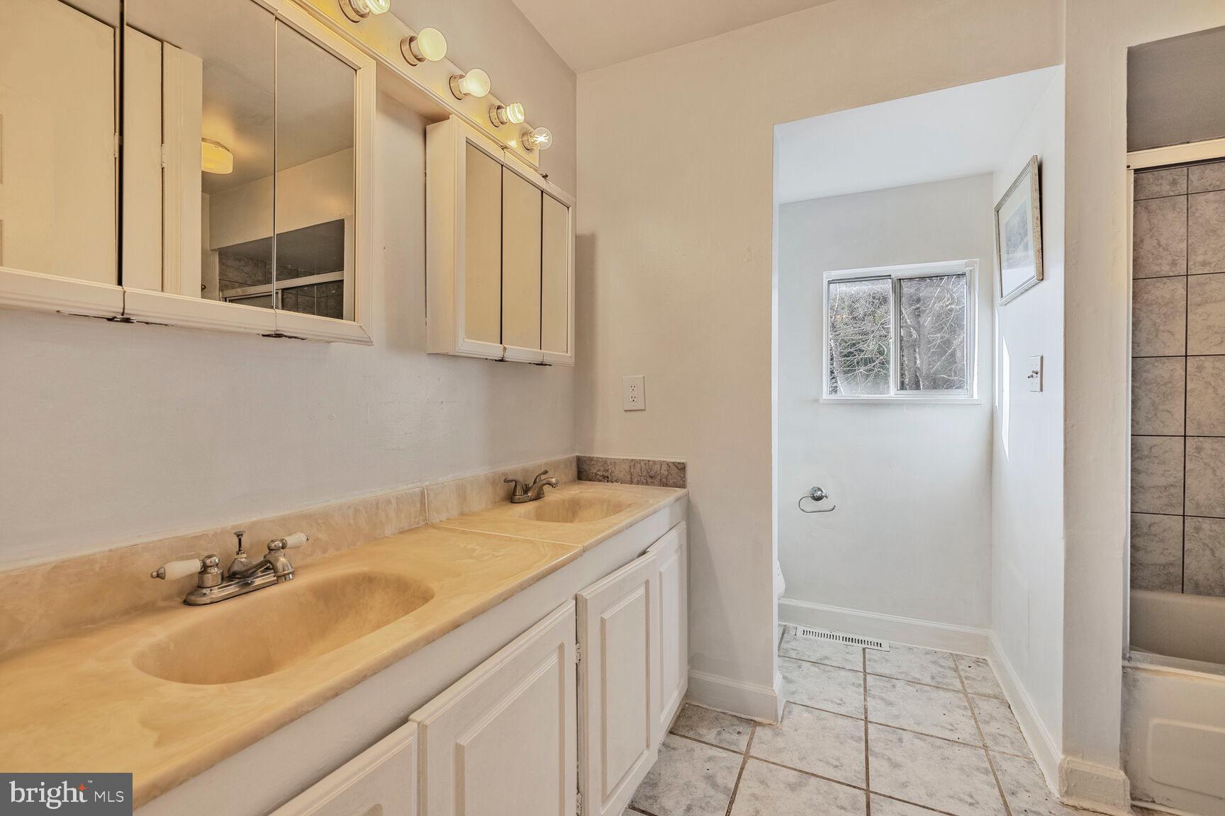 LAYTONIA - Residential