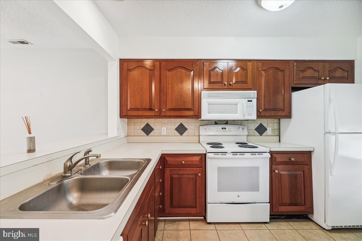 FRANKLIN SQUARE - Residential