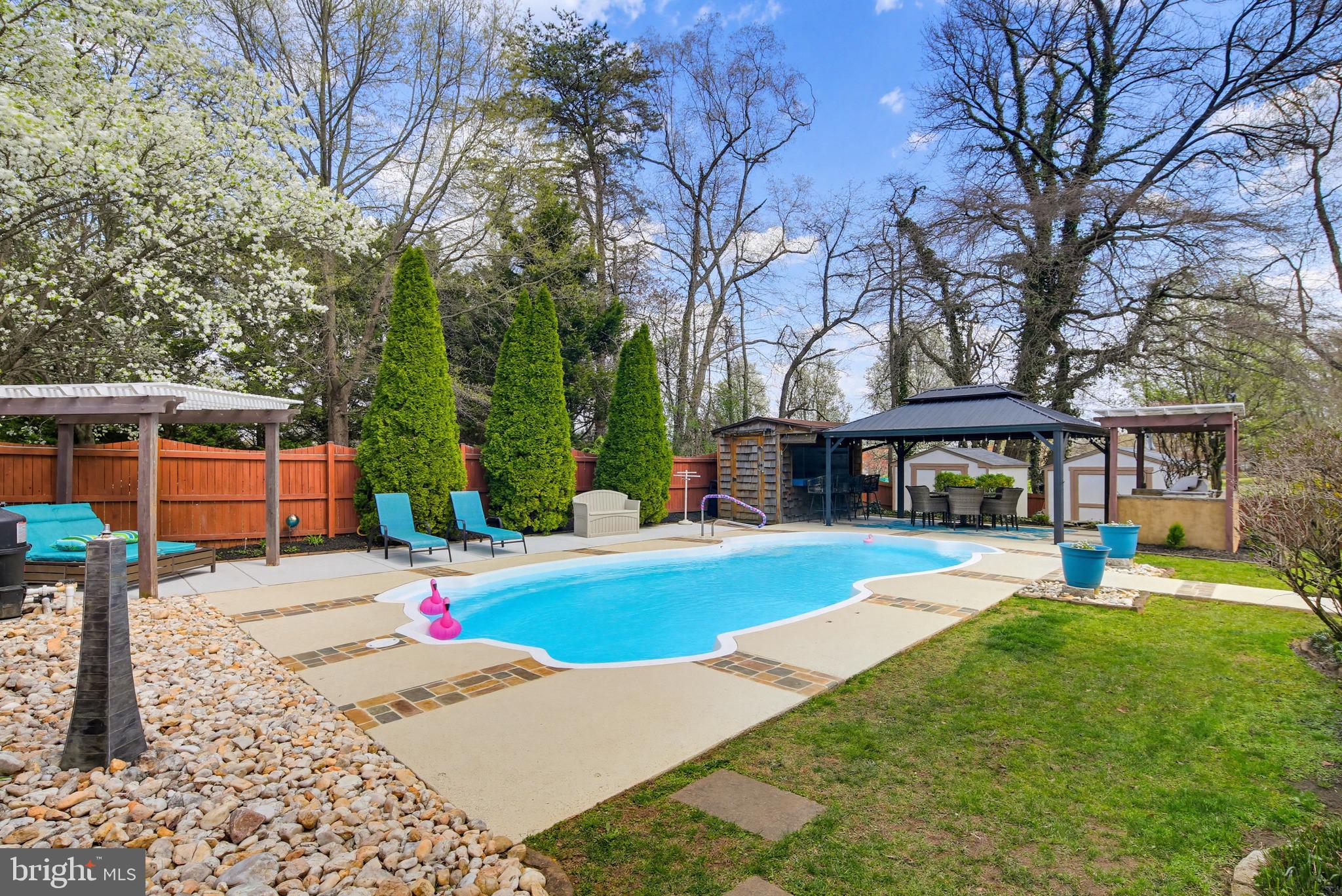 LISA AVENUE ESTATES - Residential