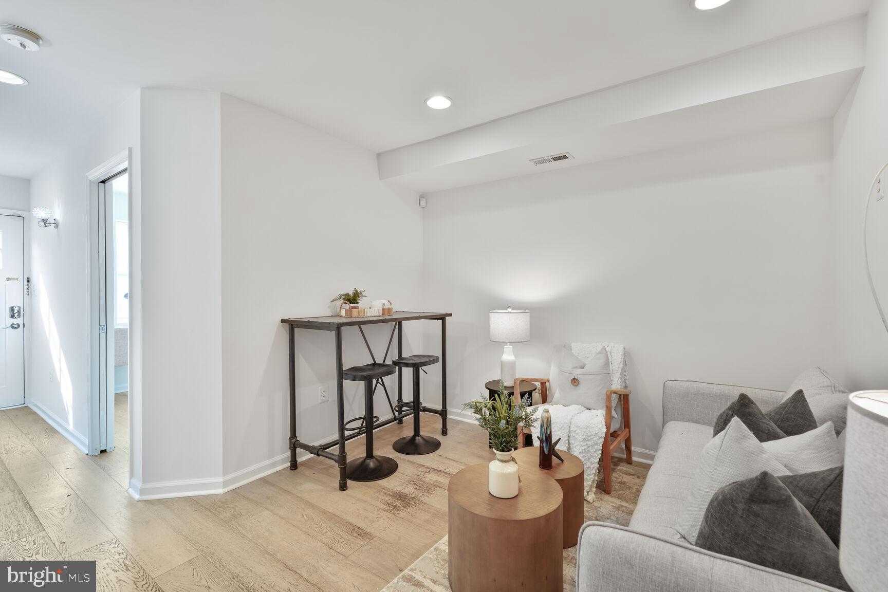 1268 16TH STREET NE
