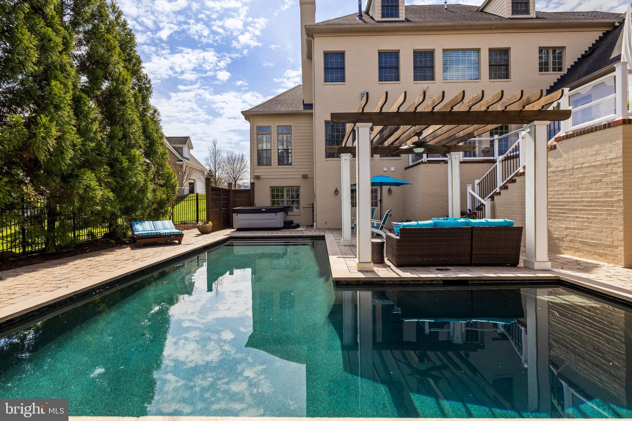 RUXTON - Residential