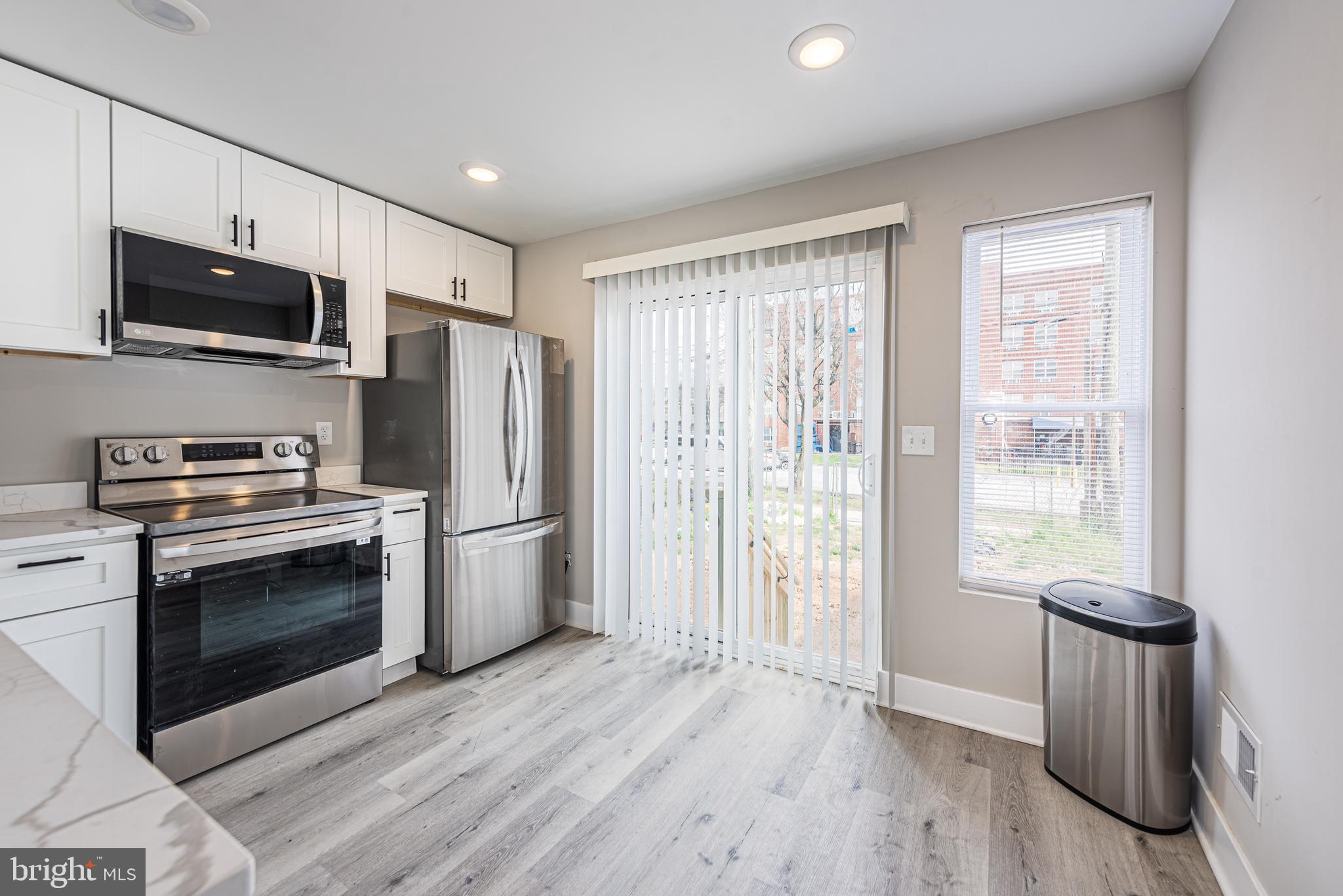 SANDTOWN-WINCHESTER - Residential