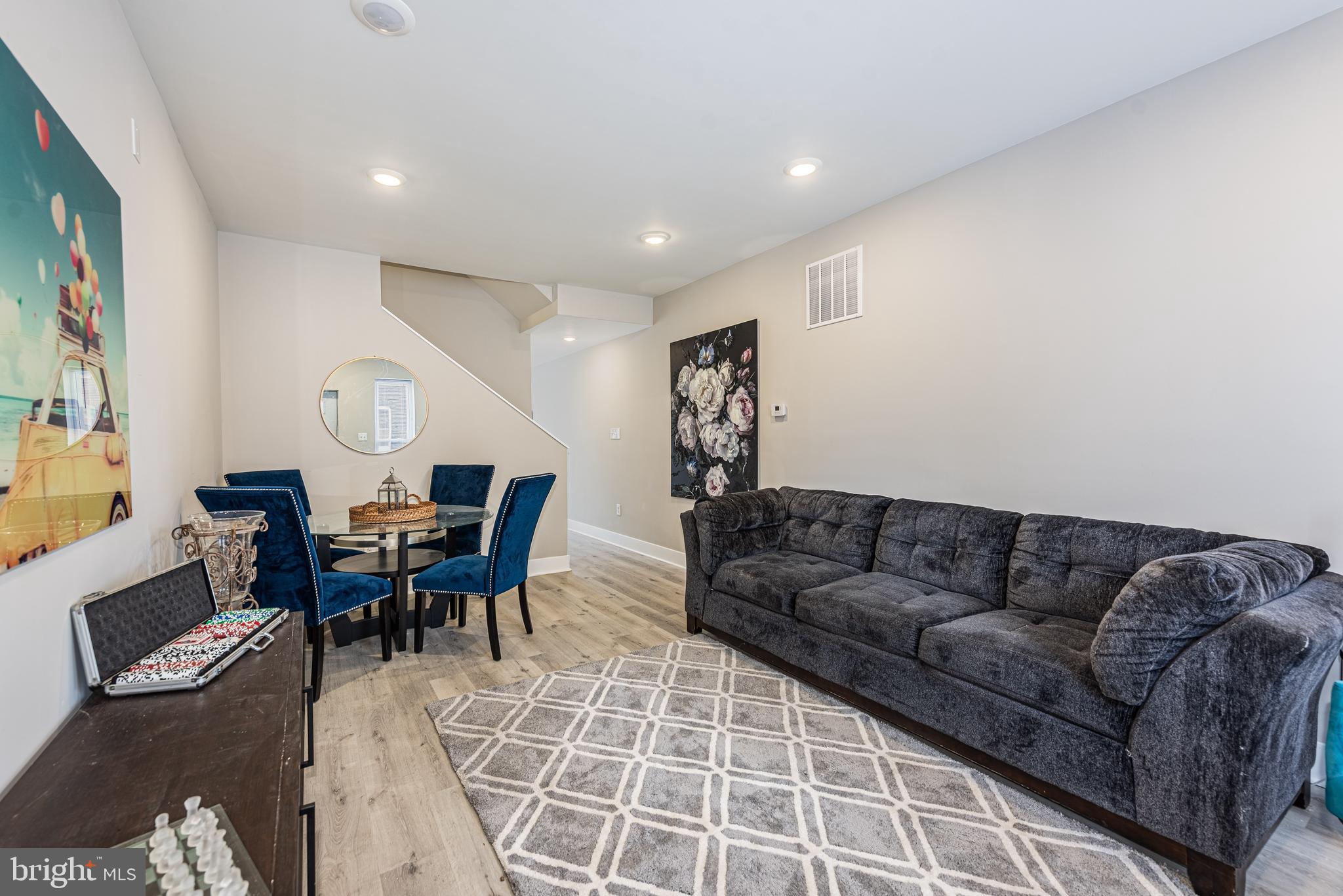 SANDTOWN-WINCHESTER - Residential