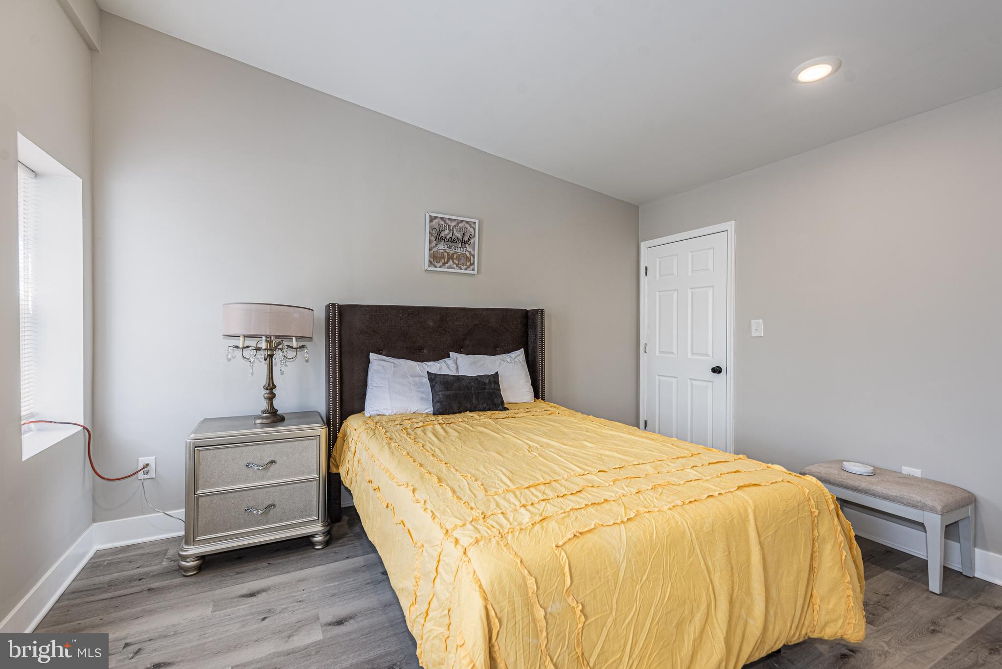 SANDTOWN-WINCHESTER - Residential