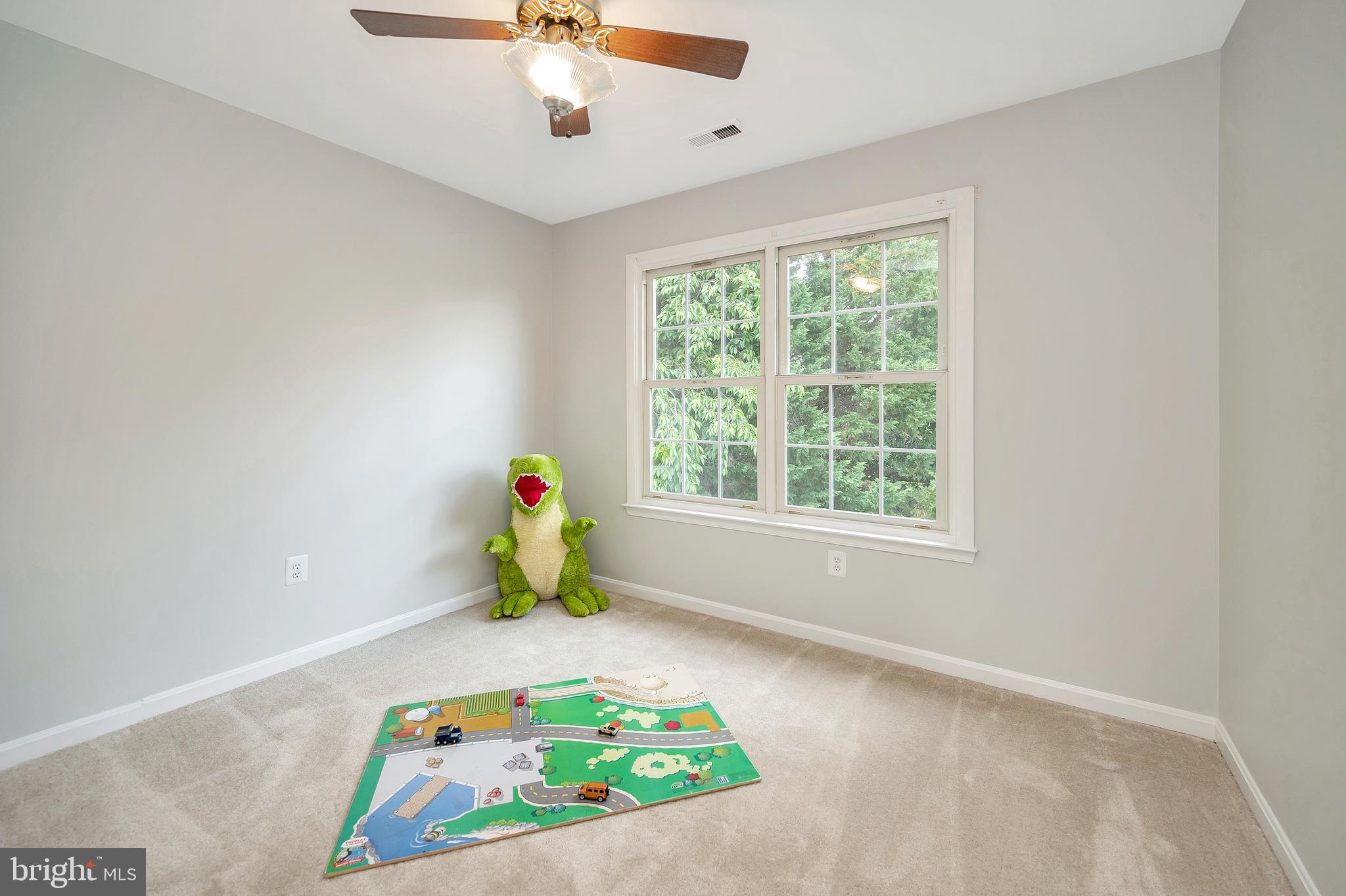 HAMPTON OAKS - Residential