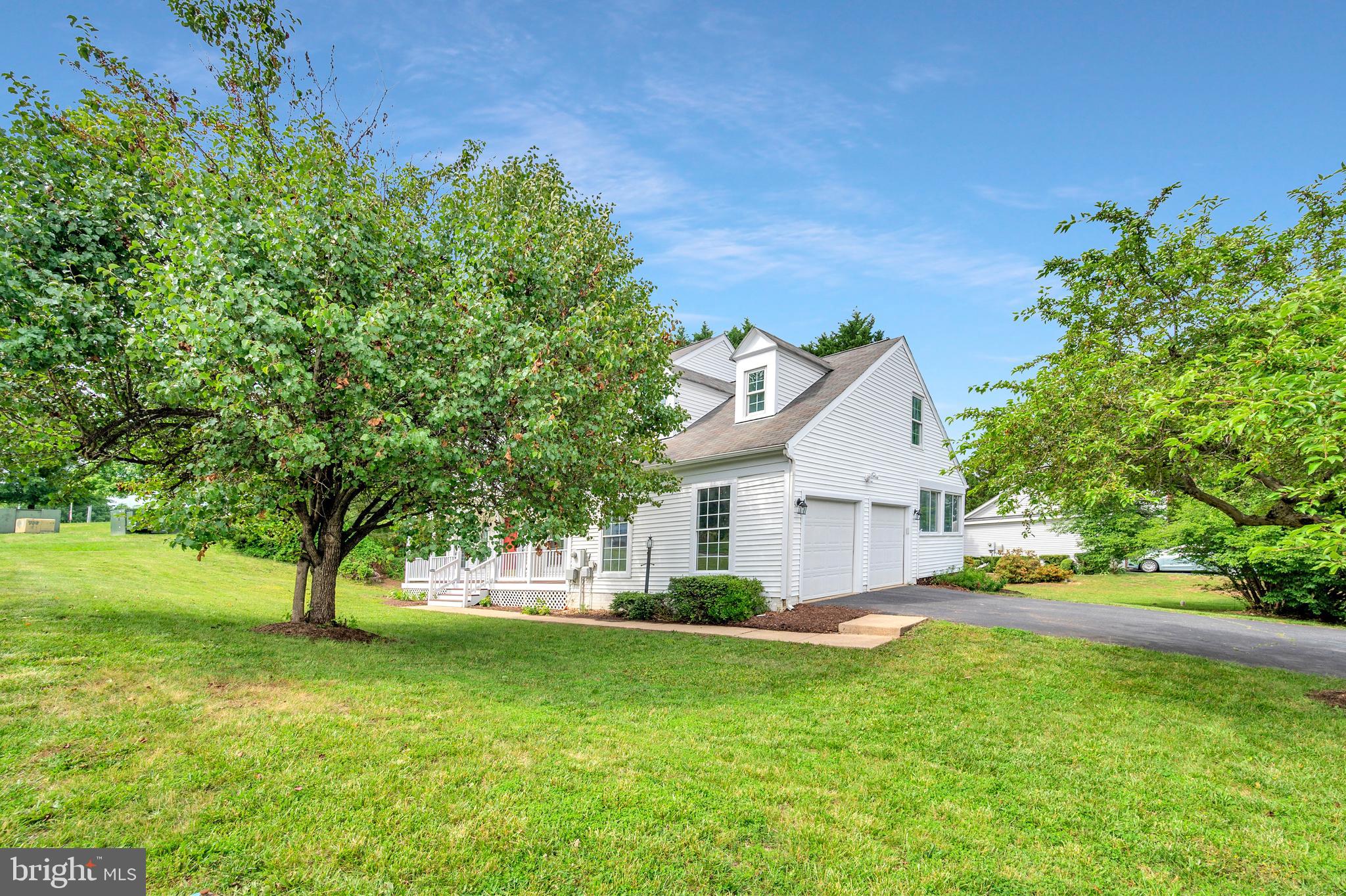 HAMPTON OAKS - Residential