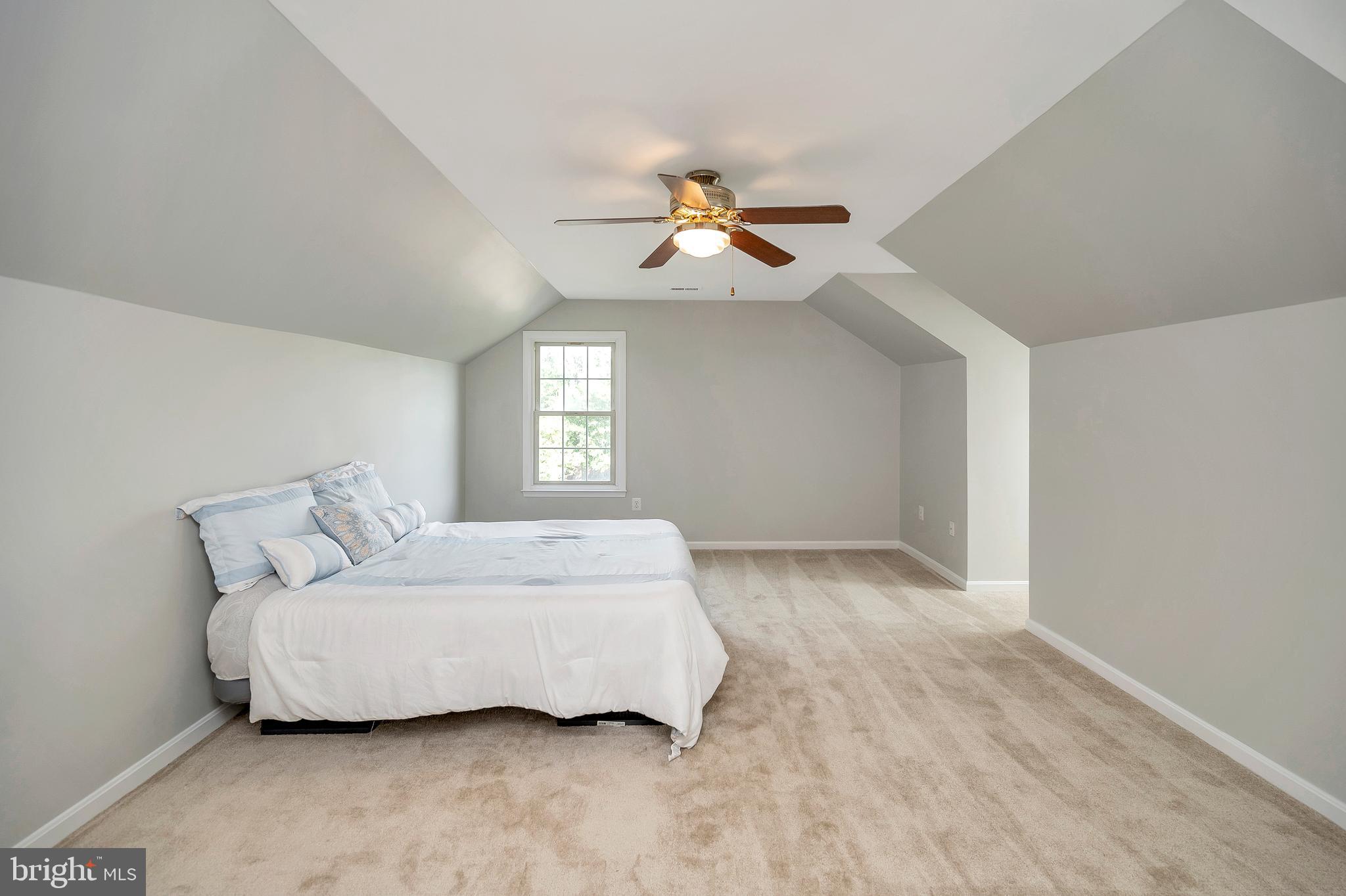 HAMPTON OAKS - Residential