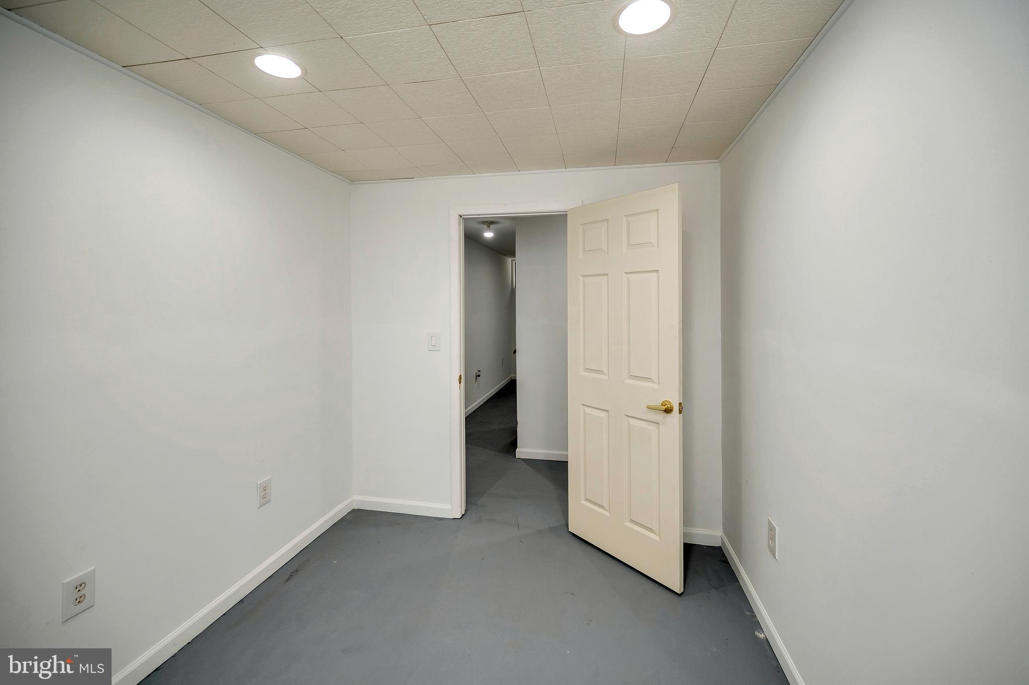 HAMPTON OAKS - Residential