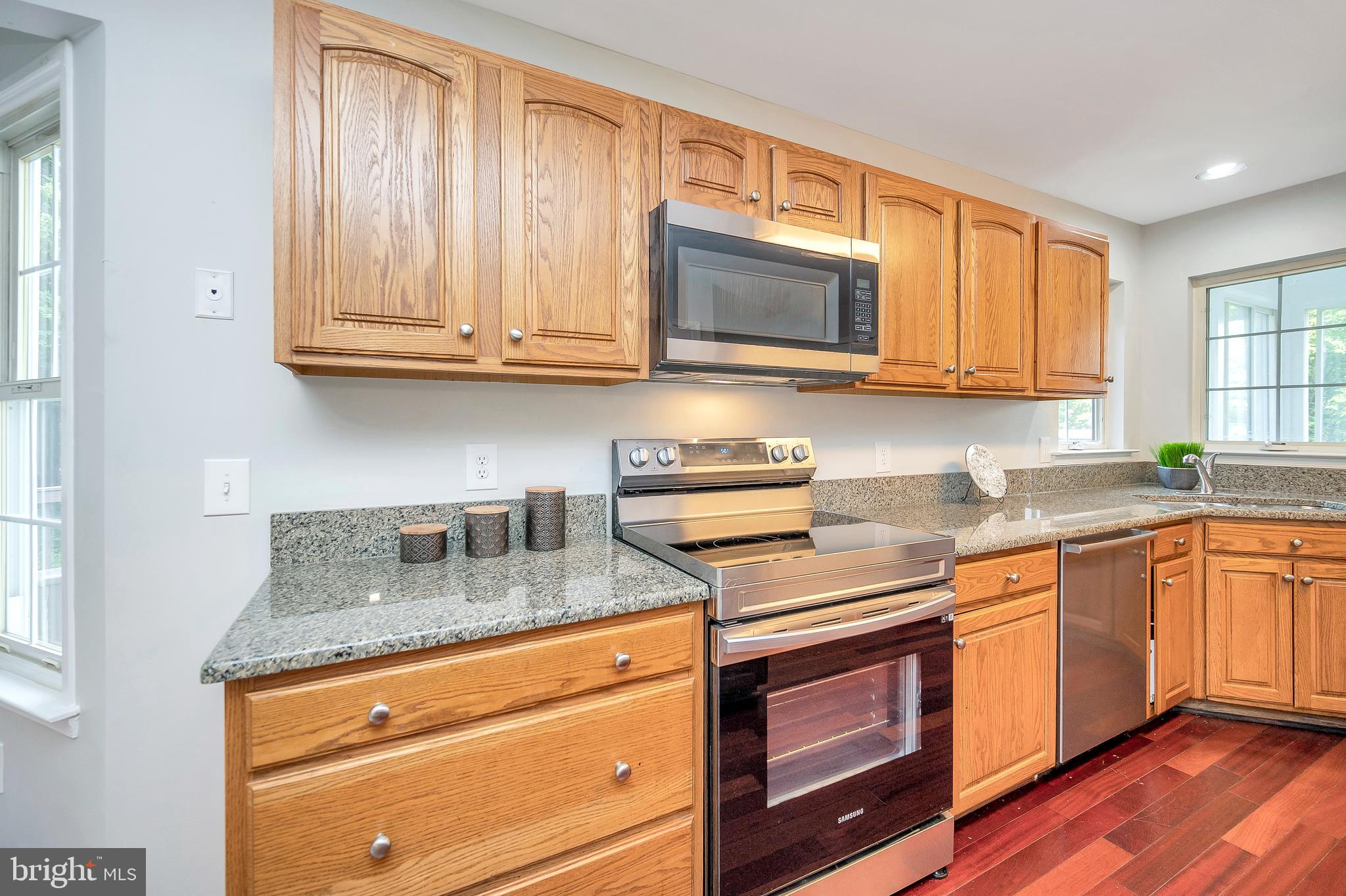 HAMPTON OAKS - Residential