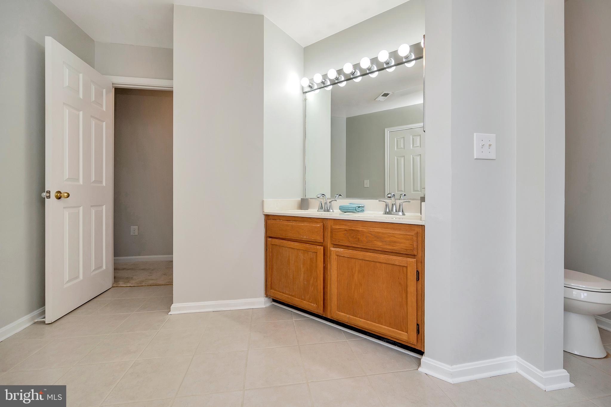 HAMPTON OAKS - Residential