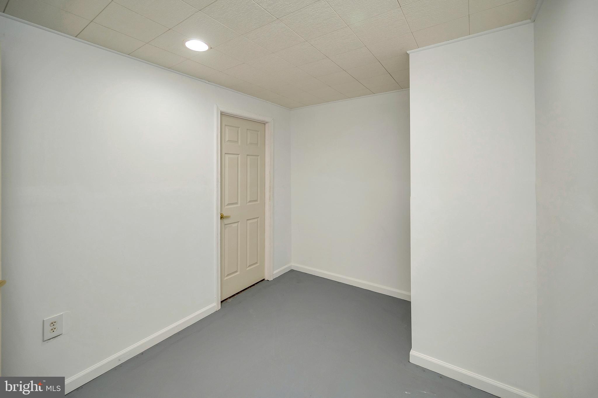 HAMPTON OAKS - Residential