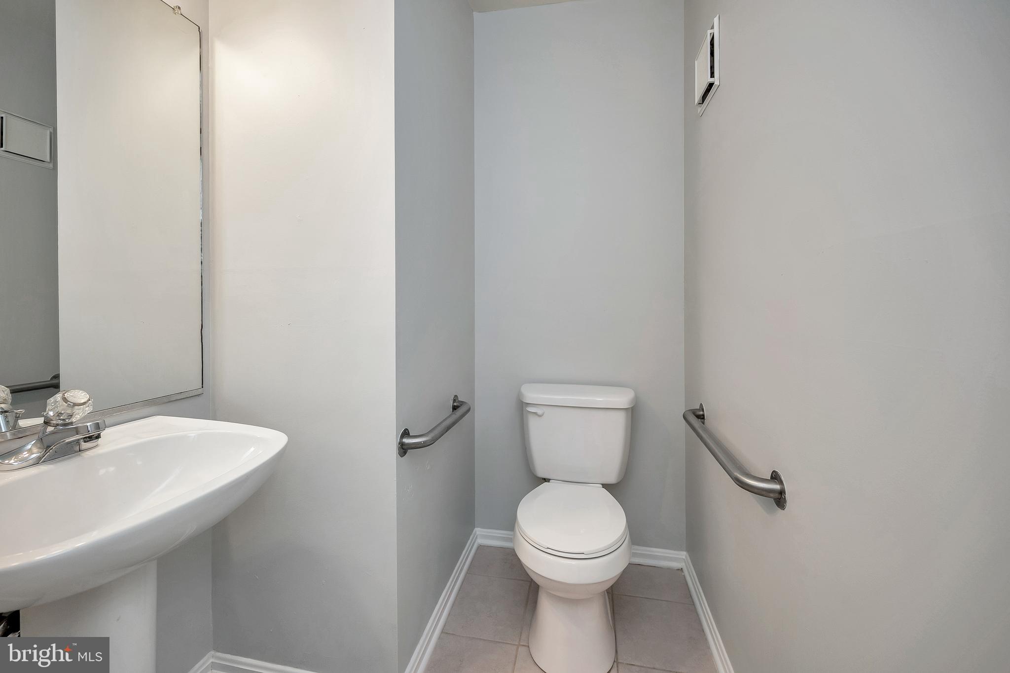 HAMPTON OAKS - Residential