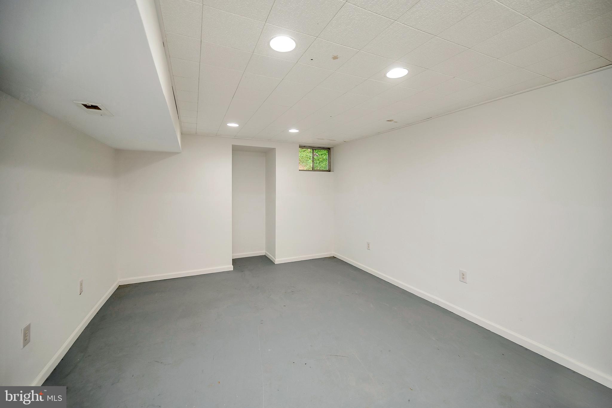 HAMPTON OAKS - Residential