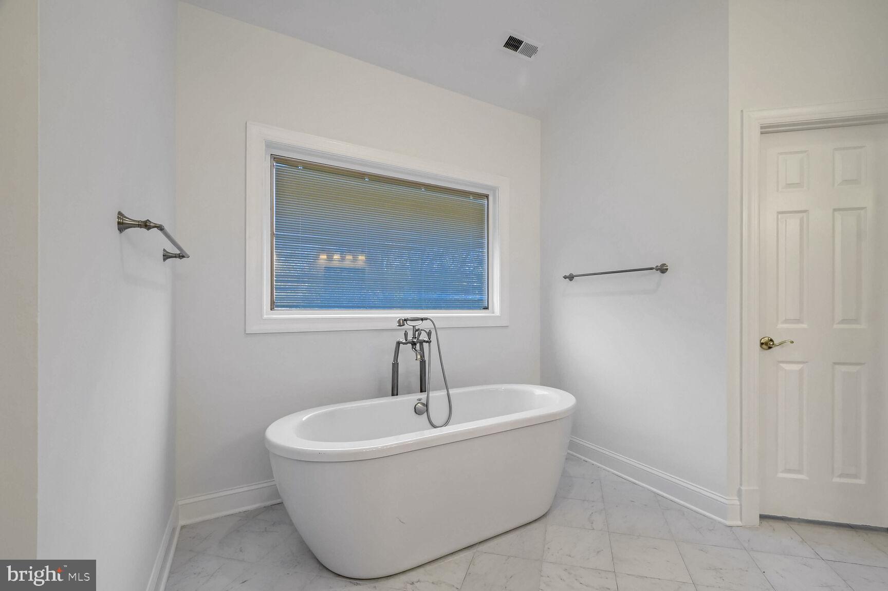 WOODLAND FALLS - Residential Lease