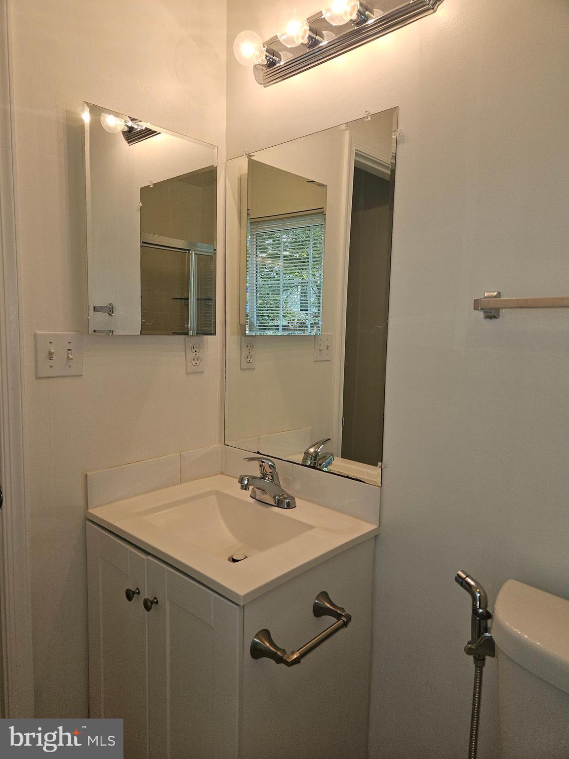 WASHINGTONIAN CENTER - Residential Lease