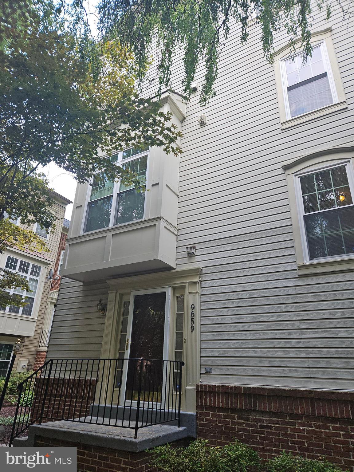 WASHINGTONIAN CENTER - Residential Lease