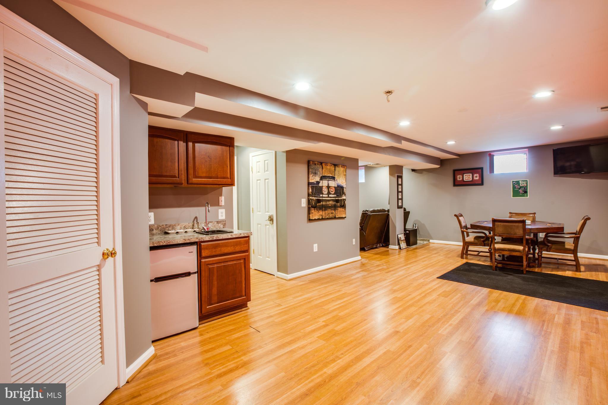 COLECHESTER VILLAGE - Residential