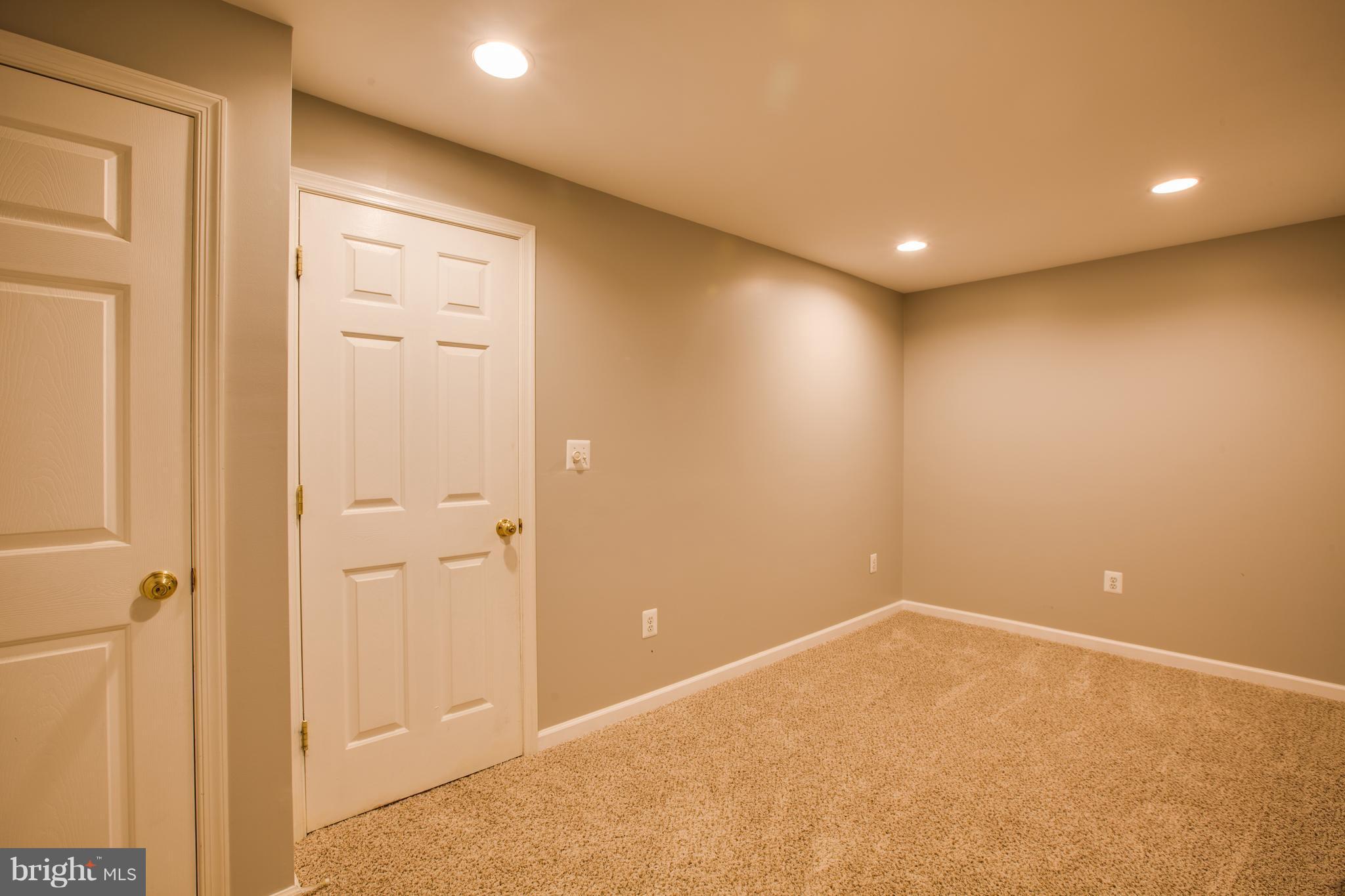 COLECHESTER VILLAGE - Residential