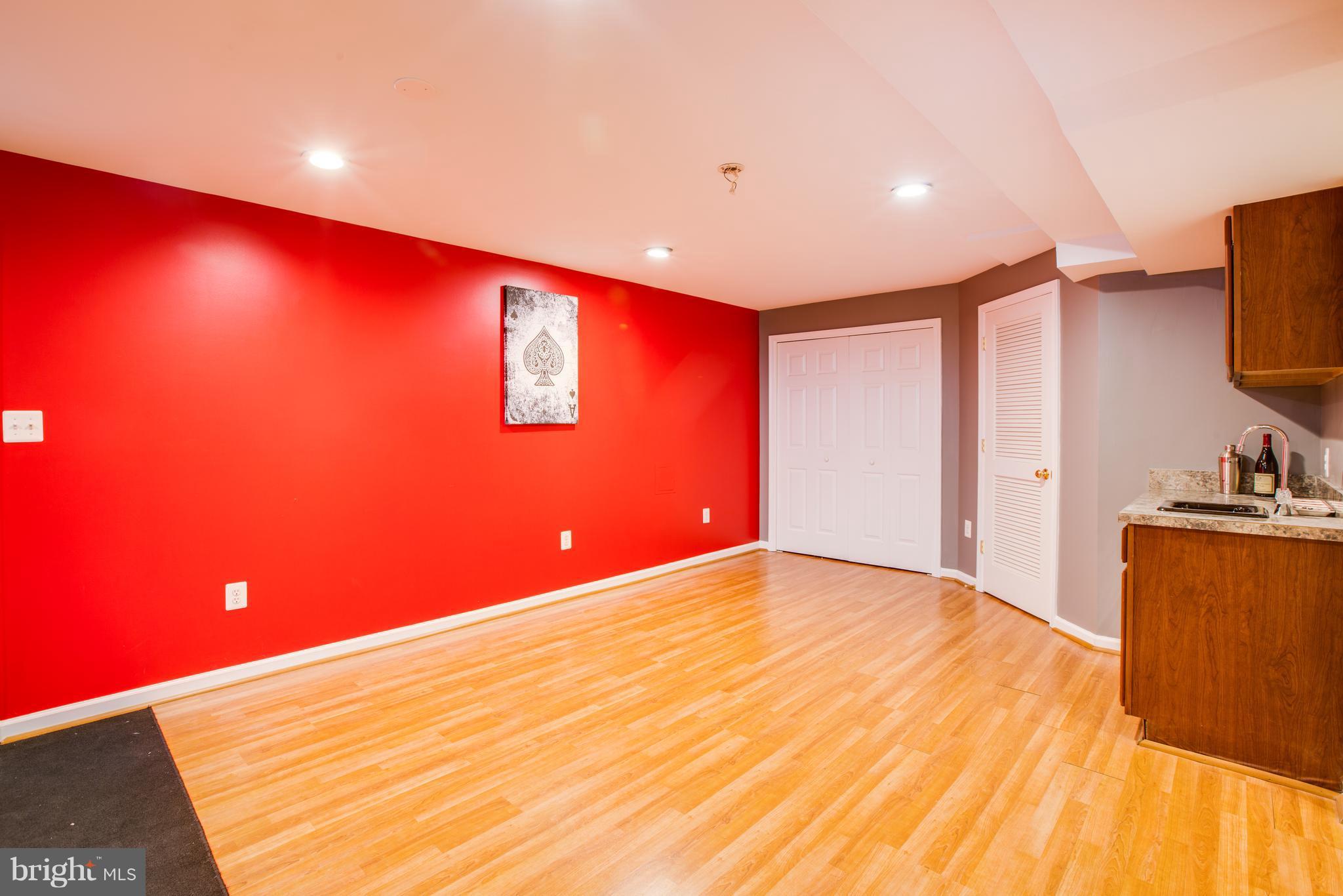 COLECHESTER VILLAGE - Residential