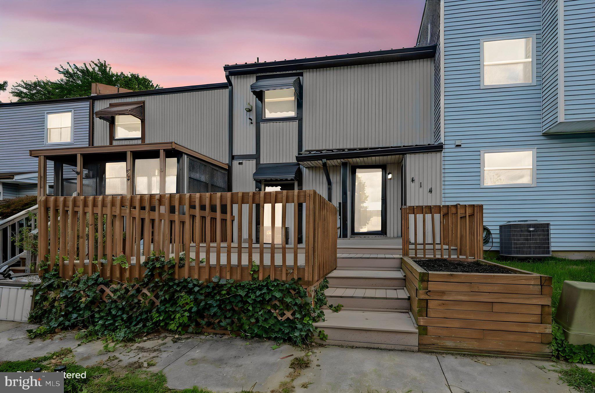 414 ARNOLD COURT