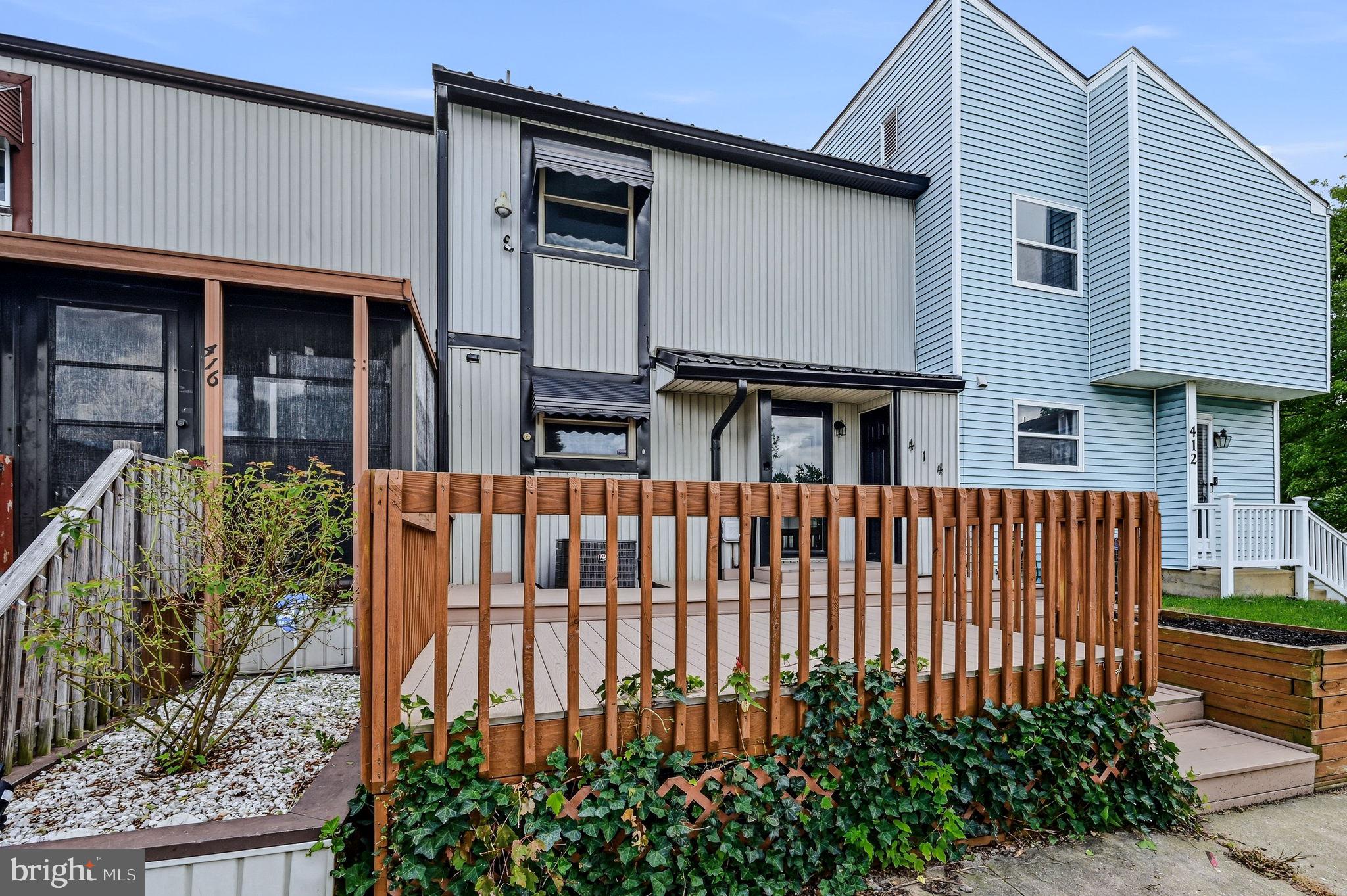 414 ARNOLD COURT