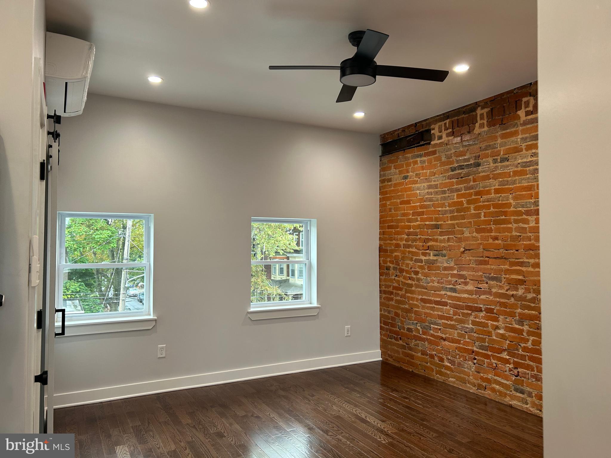 UNIVERSITY CITY - Residential Lease