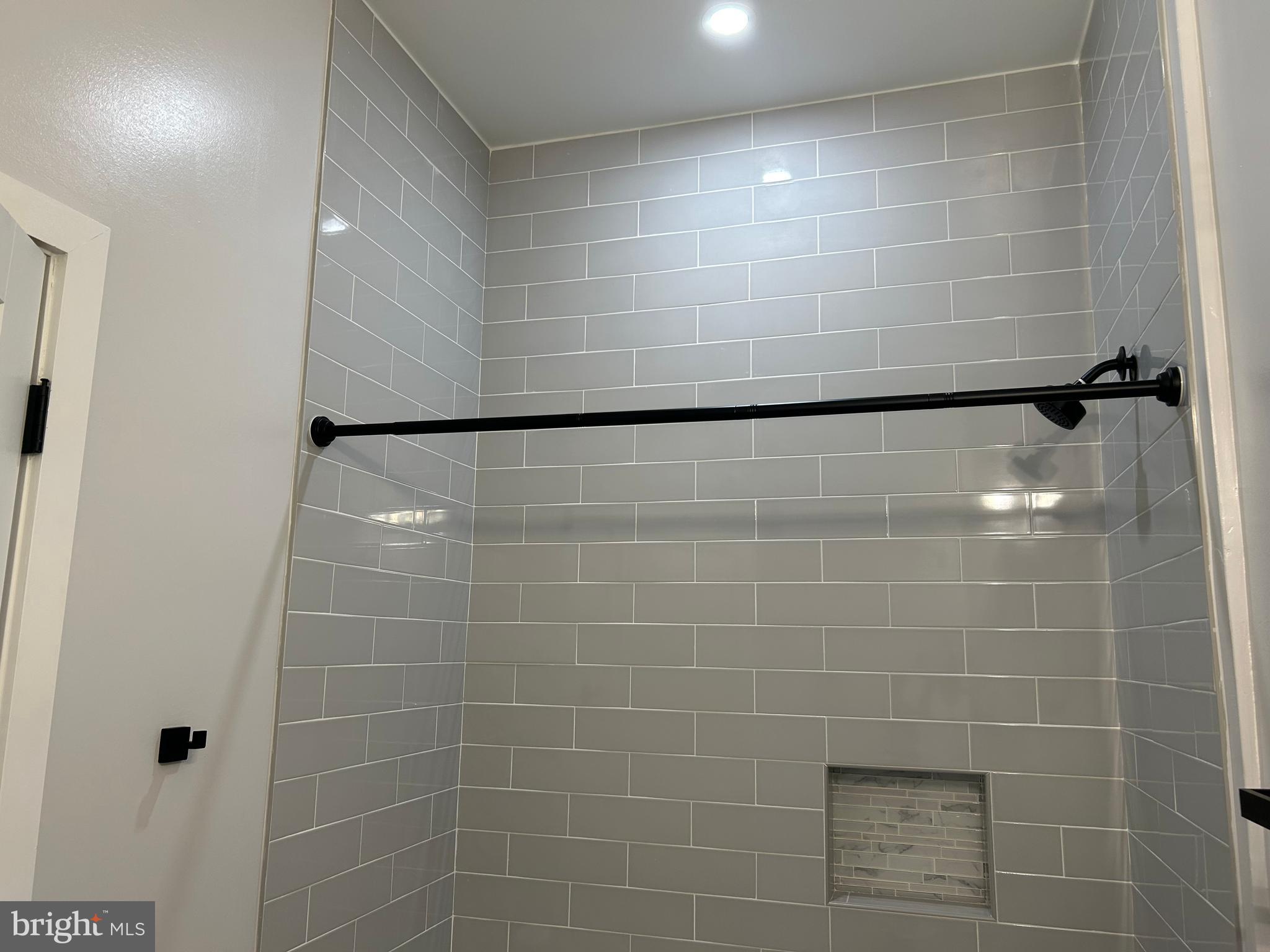 UNIVERSITY CITY - Residential Lease