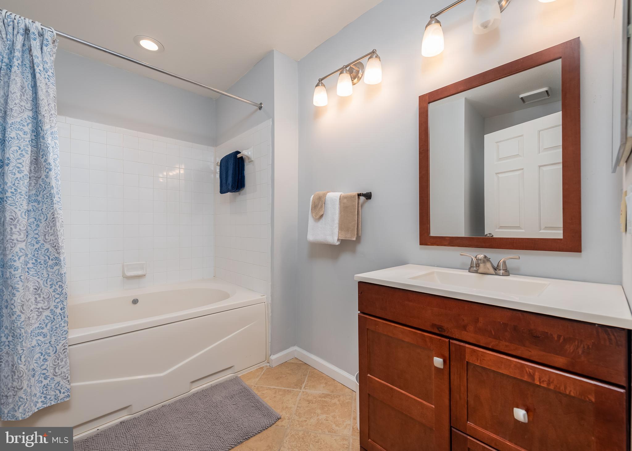 BRISTOL GREEN - Residential Lease