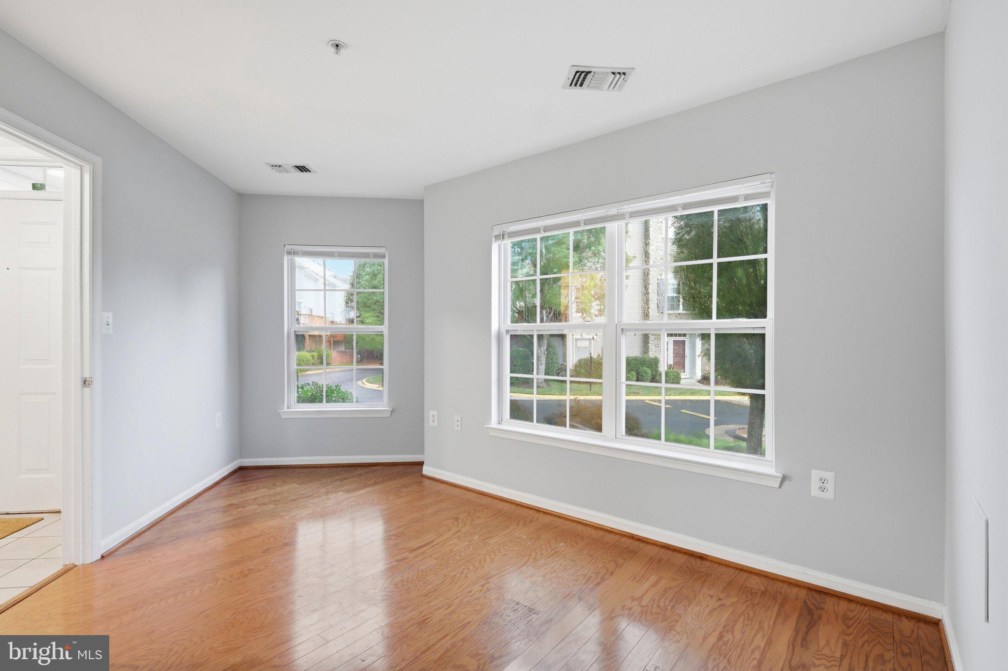 21800 DRAGONS GREEN SQUARE