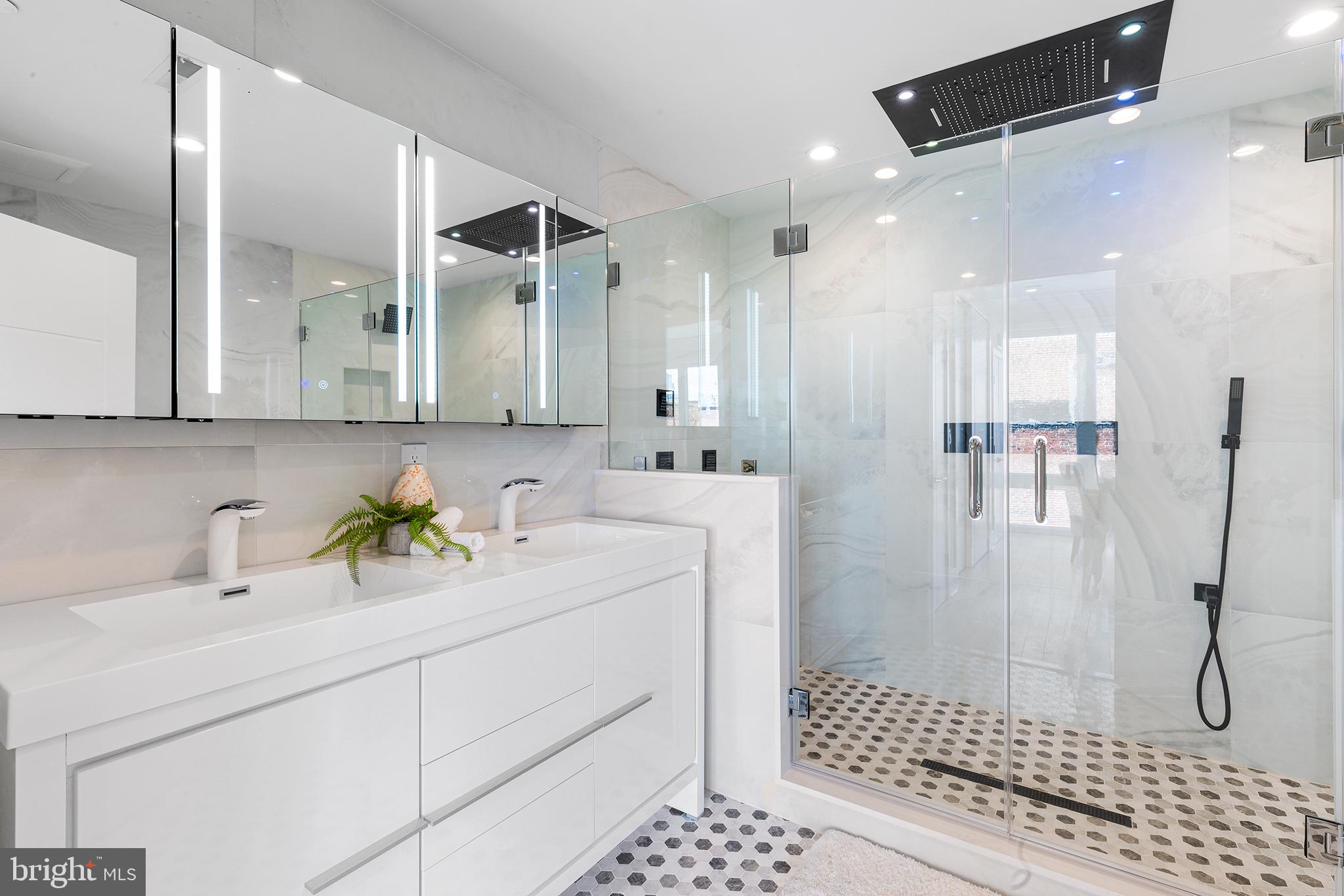 BELLA VISTA - Residential