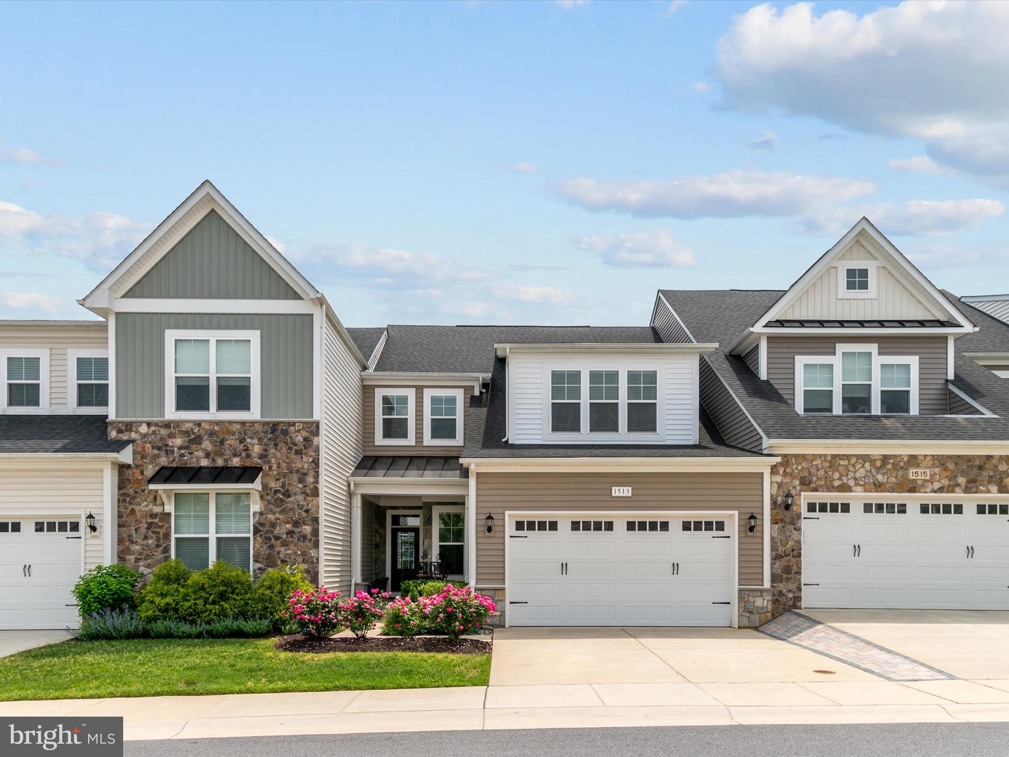 1513 YELLOW SAND LANE