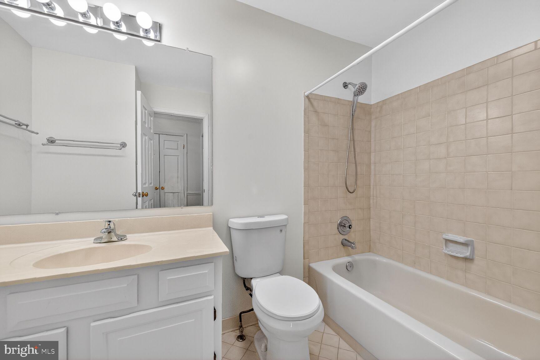 FRANKLIN OAKS - Residential