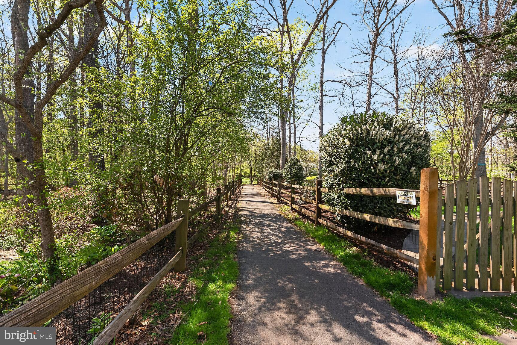 FRANKLIN OAKS - Residential