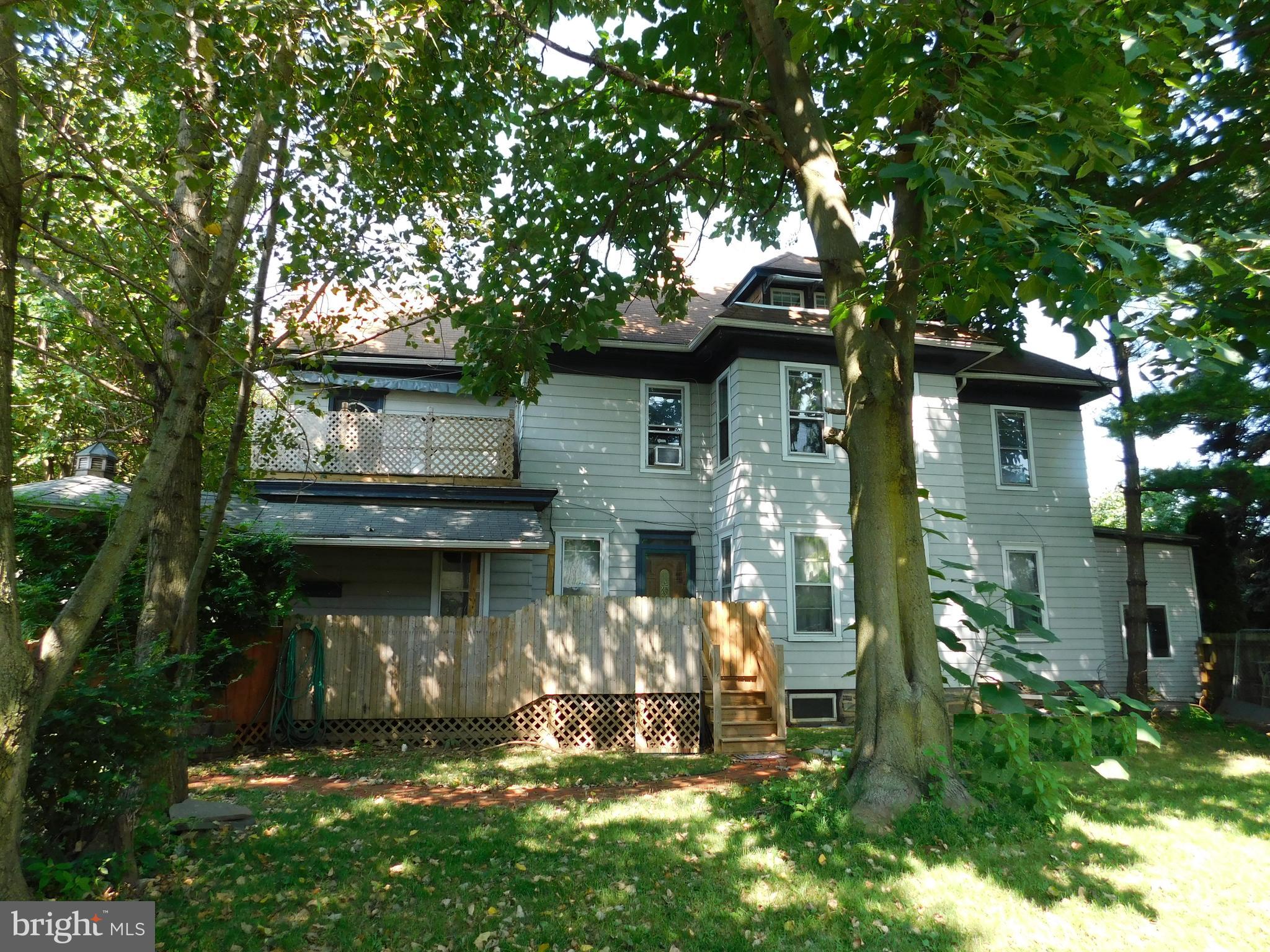 LEAMAN PLACE - Residential