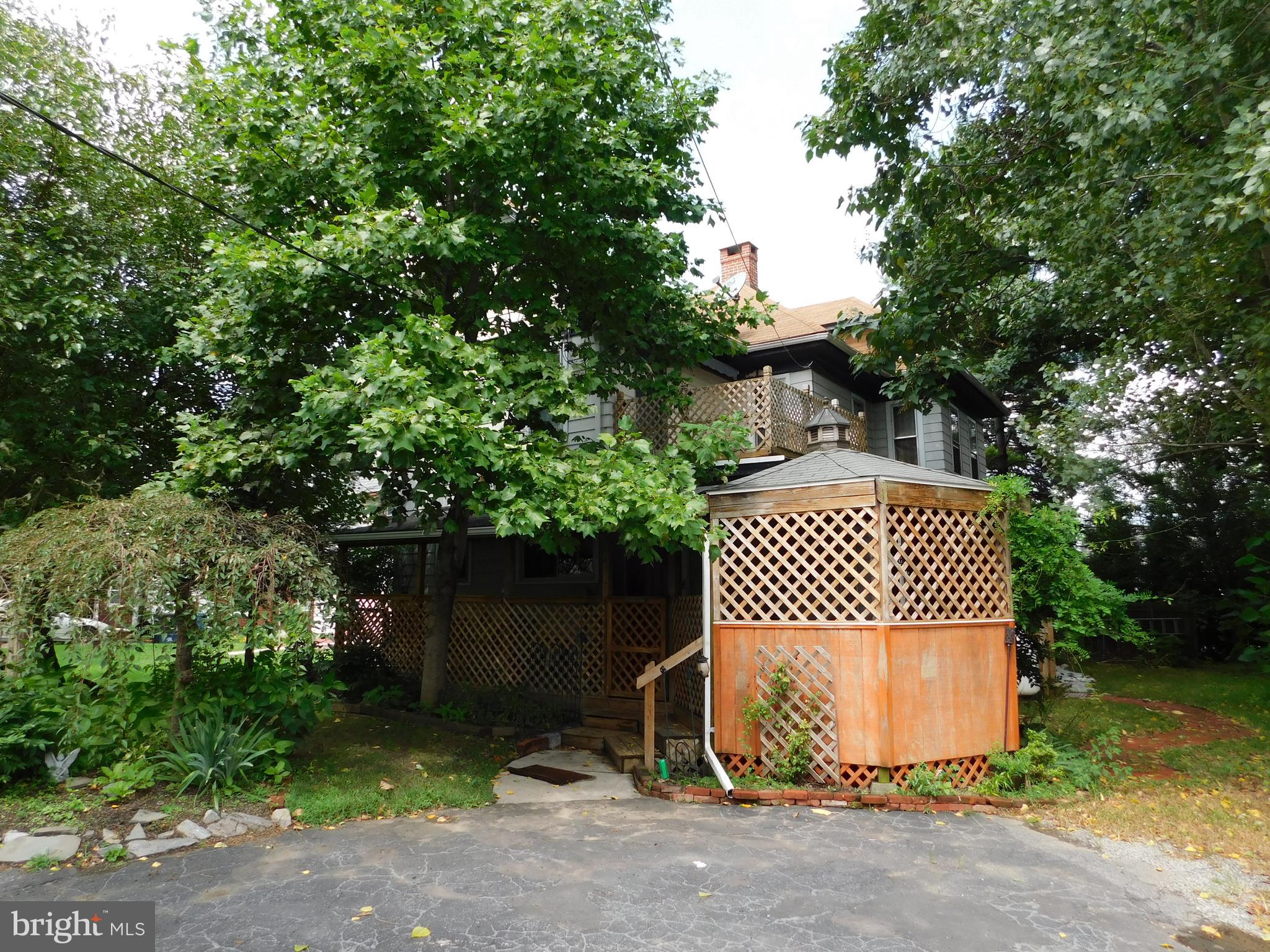 LEAMAN PLACE - Residential