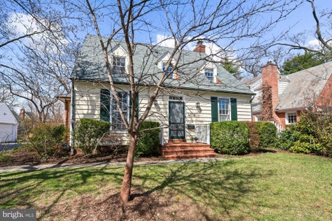 Photo of 4518 Western Avenue, BETHESDA, MD 20816 (MLS # MDMC2218034)