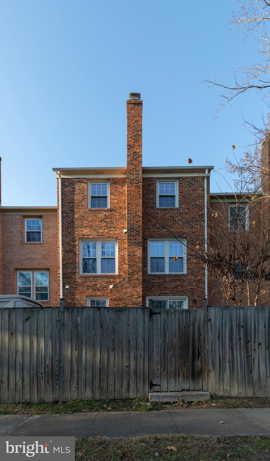 SARATOGA TOWNHOUSES - Residential Lease