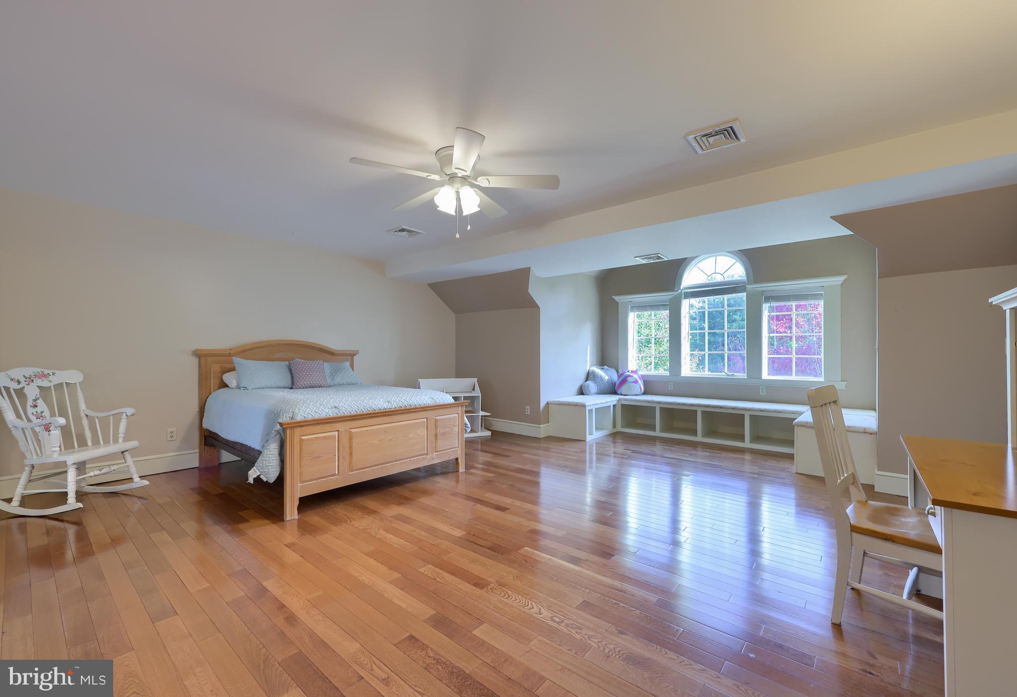 STONEHENGE - Residential