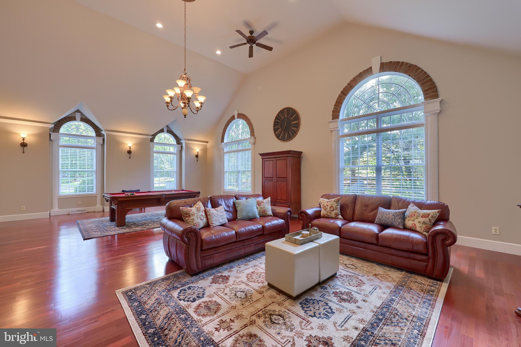 STONEHENGE - Residential