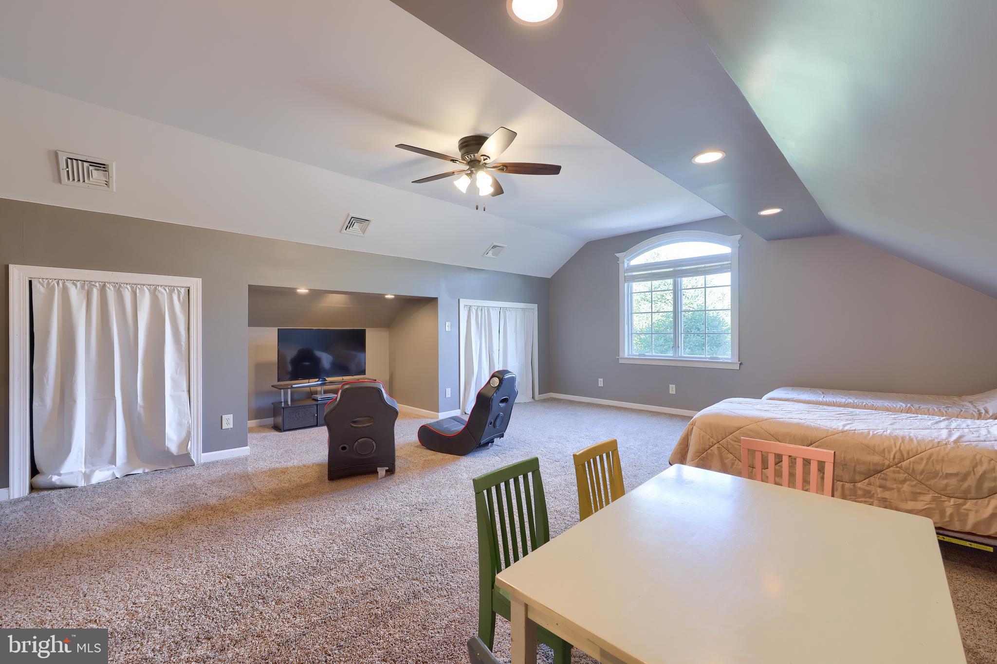 STONEHENGE - Residential