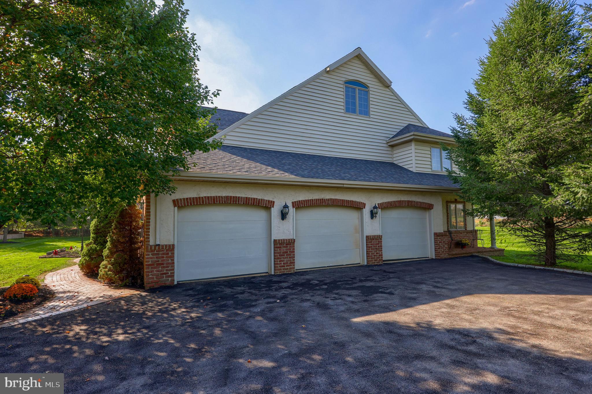 STONEHENGE - Residential